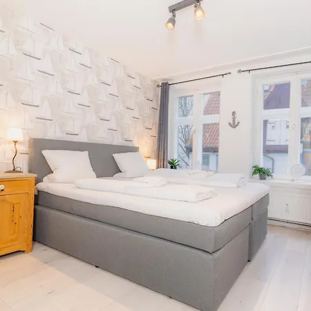 Admiralskoje Direkt Am Hafen 公寓 *