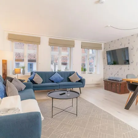 Admiralskoje Direkt Am Hafen *